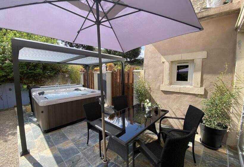 キングサイズベッドのデラックススイート, La Suite De Charme Du Mas De La Fontaine De Jonquier Avec Spa Privatif