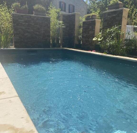 キングサイズベッドのデラックススイート, La Suite De Charme Du Mas De La Fontaine De Jonquier Avec Spa Privatif