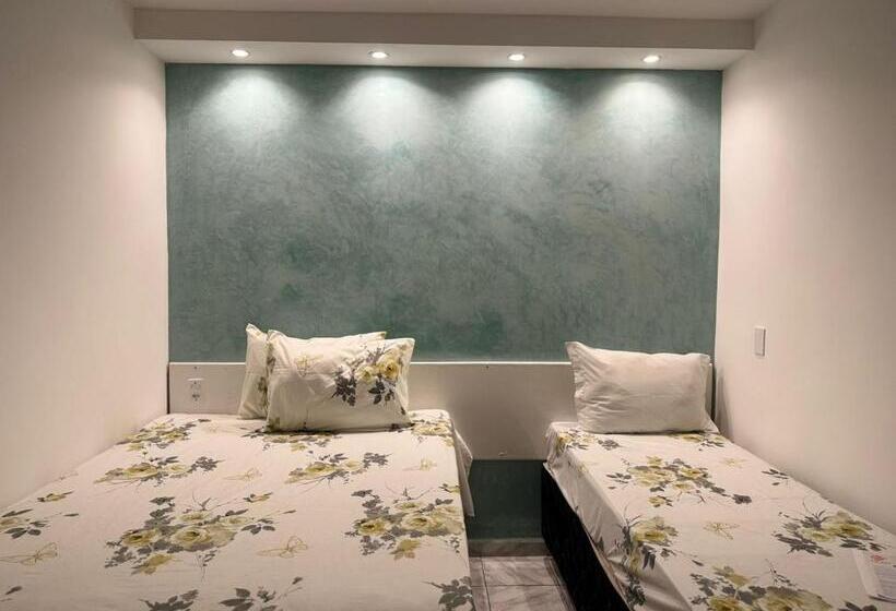 غرفة كلاسيكية ثلاثية, Pousada Ilha Bela