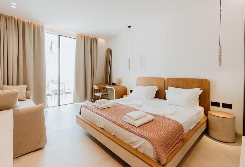 اتاق لوکس با بالکن و چشم‌انداز دریا, Abonora Drymades