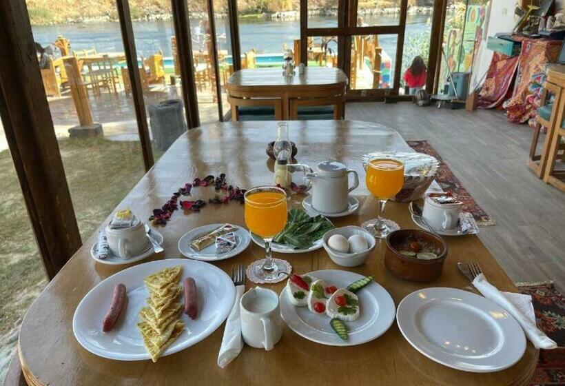 Deluxe room with river view, Fenti Nubian Resort