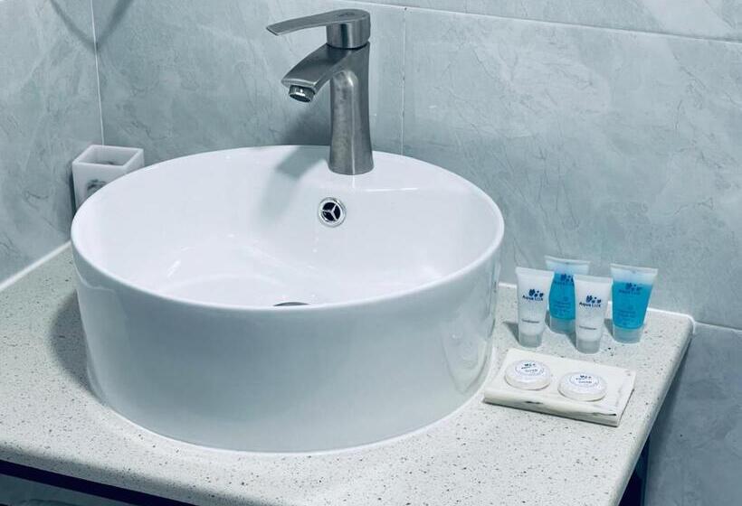 اتاق خانوادگی, Graphica Black Sea