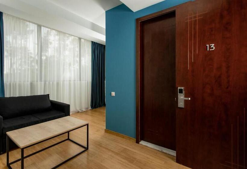 اتاق خانوادگی, Graphica Black Sea