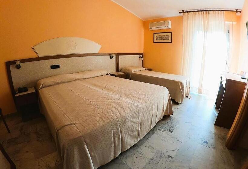 Номер Стандарт Трехместный, Baia Di Tempsa