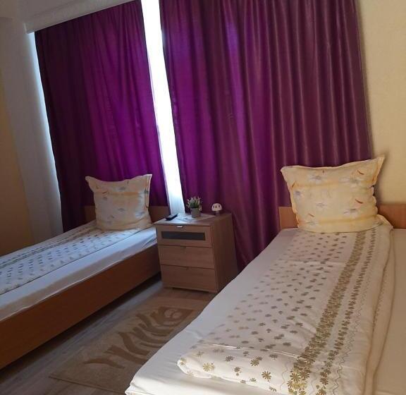 חדר אקונומי, Cazare La Española