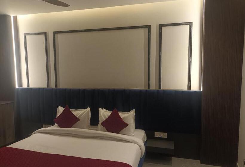 デラックスルーム, Oscar