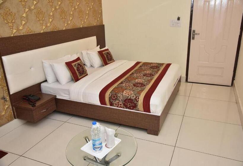 デラックスルーム, Oscar