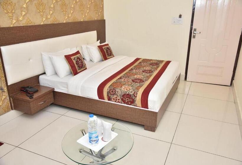 デラックスルーム, Oscar