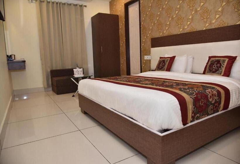 デラックスルーム, Oscar