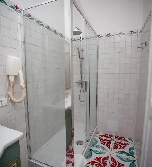 اتاق دوبلکس, Delfini Trevi House
