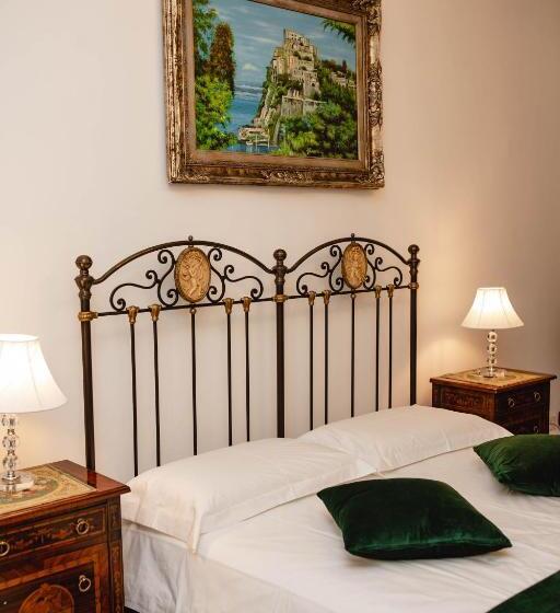 اتاق دوبلکس, Delfini Trevi House