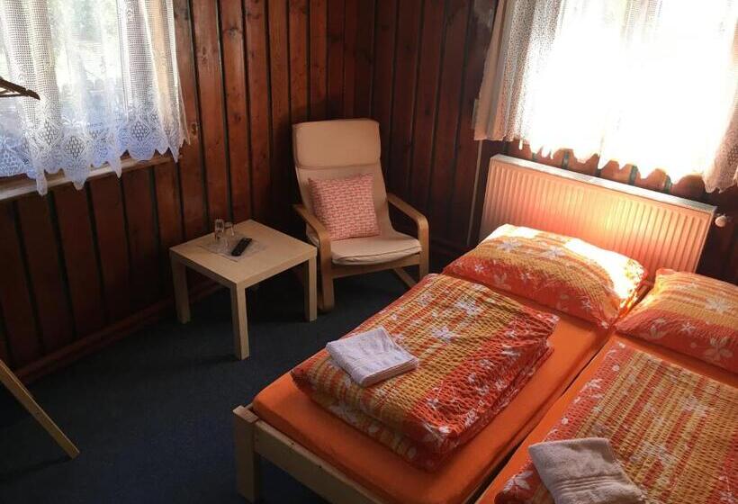 جناح, Penzion Rehek