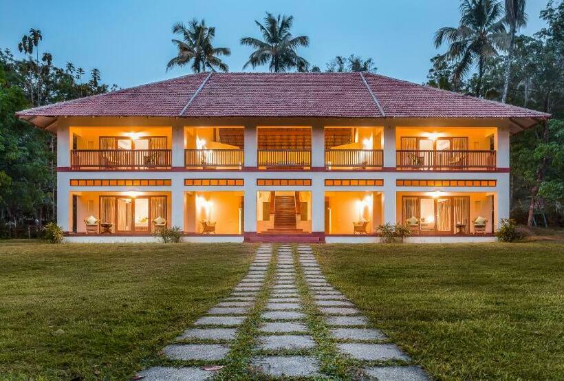 Номер Стандарт, Windermere River House