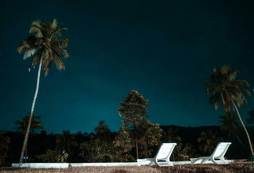 Номер Стандарт, Windermere River House