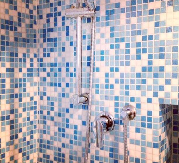 اتاق لوکس با بالکن و چشم‌انداز دریا, Alloro Marino