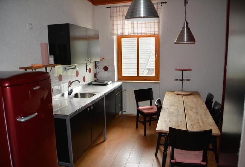 اتاق استاندارد چهار تخته, Vila Mangart
