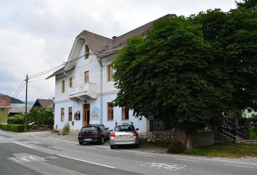 اتاق استاندارد چهار تخته, Vila Mangart