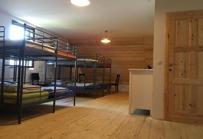 اتاق خانوادگی, Vila Mangart