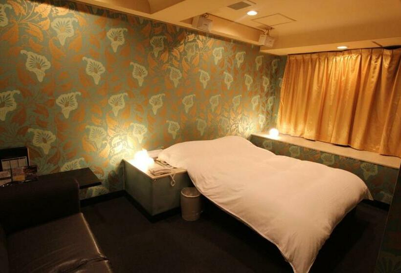 غرفة قياسية, Lala Fleur