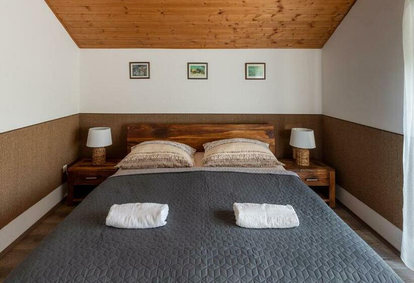 带1个卧室的带阳台的公寓, Adél Vendégház