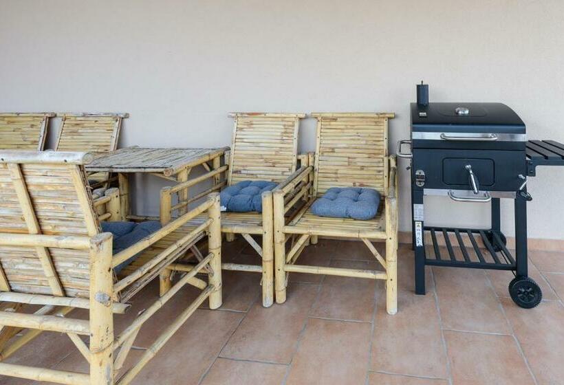 带1个卧室的带阳台的公寓, Adél Vendégház