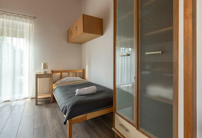 带1个卧室的带阳台的公寓, Adél Vendégház