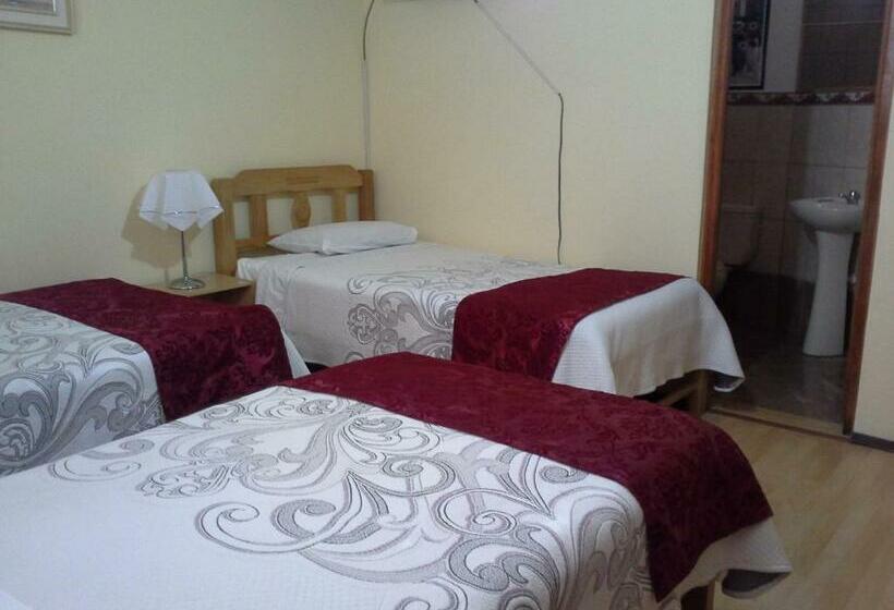 اتاق استاندارد سه نفره, Apart & Hostal Manualé