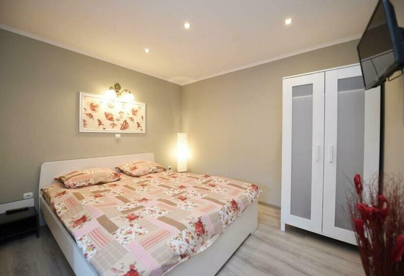 غرفة قياسية, Casa Alexia