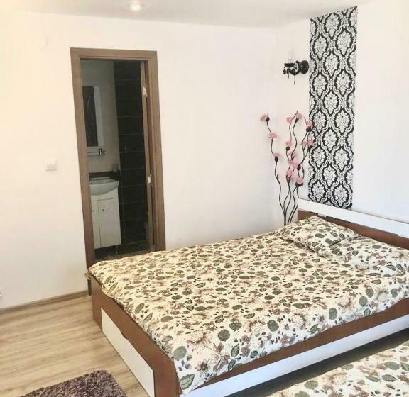 غرفة قياسية ثلاثية, Casa Alexia