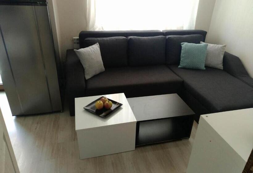 Четырехместный Номер Deluxe, Guest House Mikra