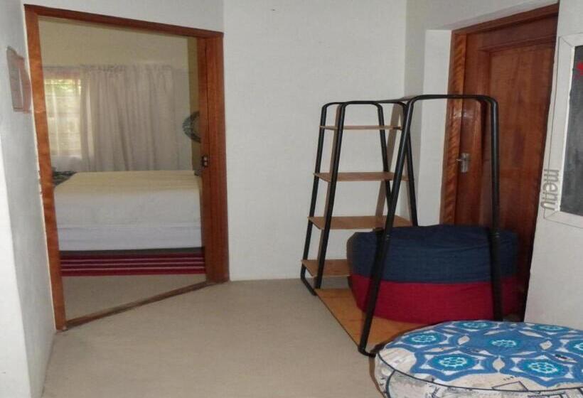 דירת חדר, Hannah S Haven