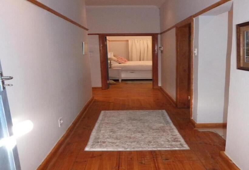 בית, 3 חדרי שינה, Hannah S Haven