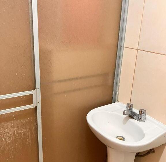 اتاق استاندارد یک نفره, Hostal El Rancho