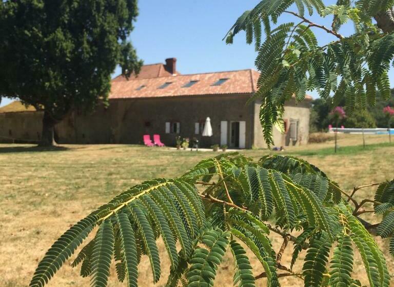 Дом 2 Спальни, Maison Du Guit