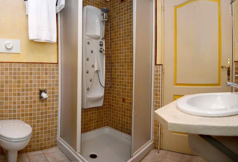 غرفة قياسية, Albergo Dimora Storica Antica Hostelleria