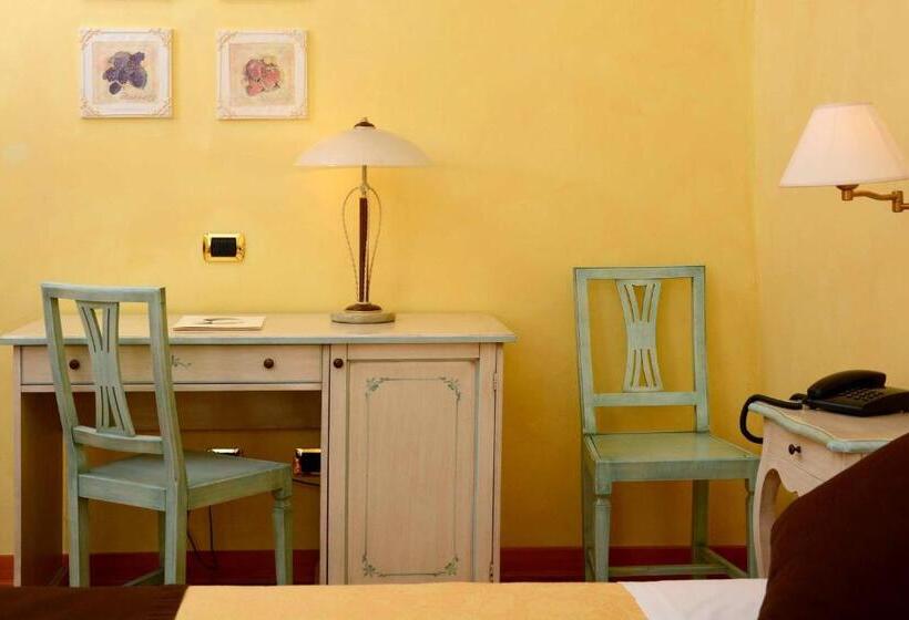 غرفة قياسية, Albergo Dimora Storica Antica Hostelleria