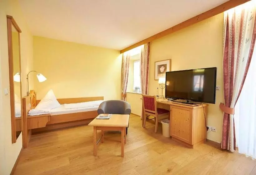 バルコニー付きスタンダードトリプルルーム, Gasthof Hotel Zur Post Samerberg