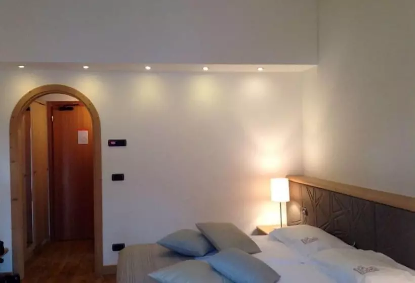 スーペリアールーム, Ai Cadelach Hotel Giulia