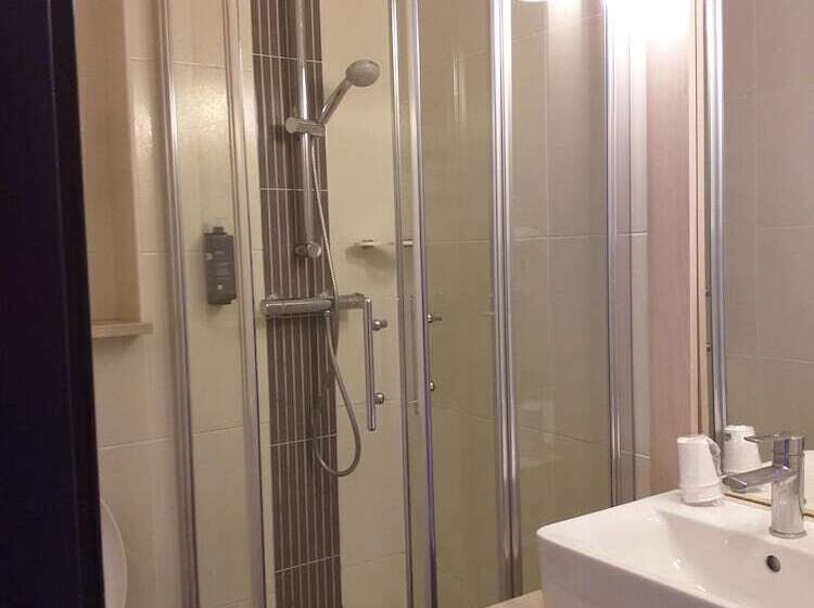 Номер Стандарт Трехместный, Brit Hotel Essentiel De Granville