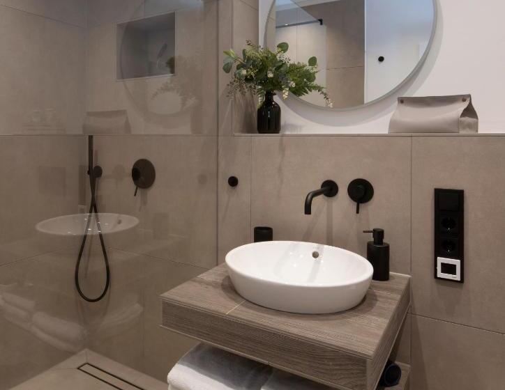 高级大房间, Hofgut Wißberg  Das Weinberg