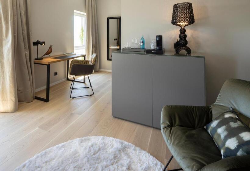 高级大房间, Hofgut Wißberg  Das Weinberg