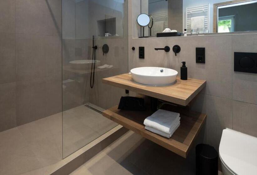 高级大房间, Hofgut Wißberg  Das Weinberg