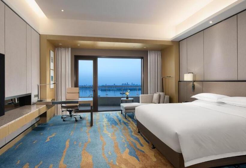 Chambre classique Lit King, Intercontinental Wuhan By Ihg
