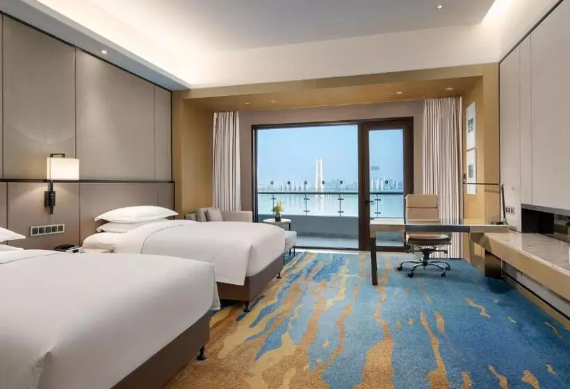 Classic room with river view, Intercontinental Wuhan By Ihg