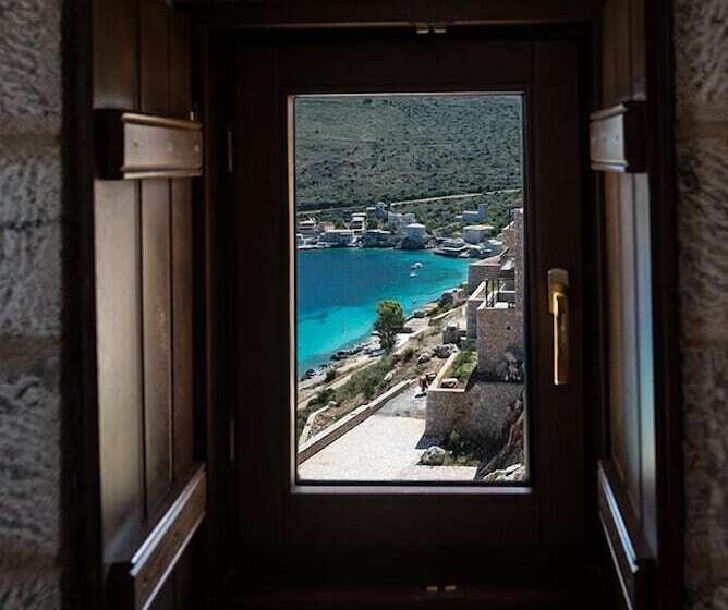 바다 전망 스위트, Limeni Village