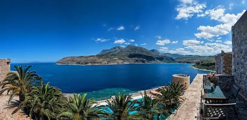 Standard Triple Room Sea View