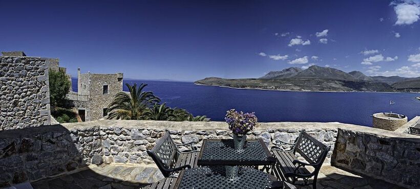 Triple Room Sea View, Limeni Village