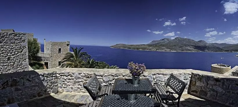 Triple Room Sea View, Limeni Village