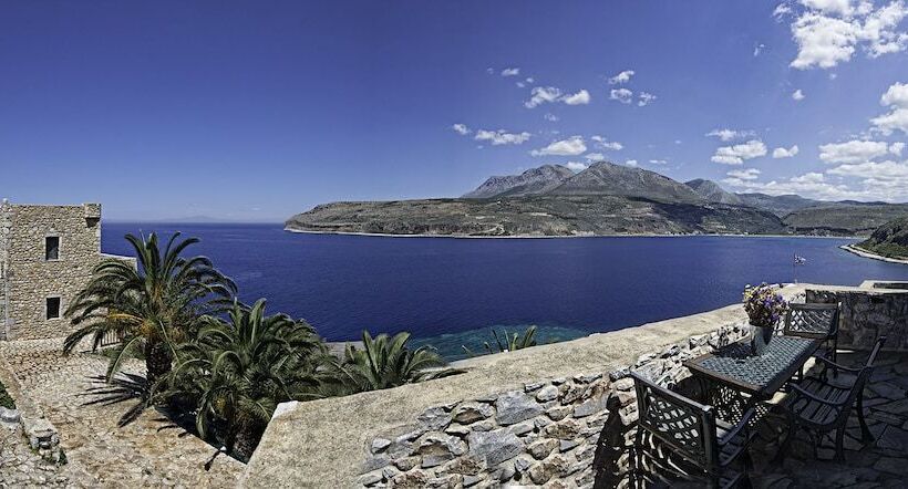 Triple Room Sea View, Limeni Village