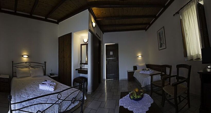 Triple Room Sea View, Limeni Village